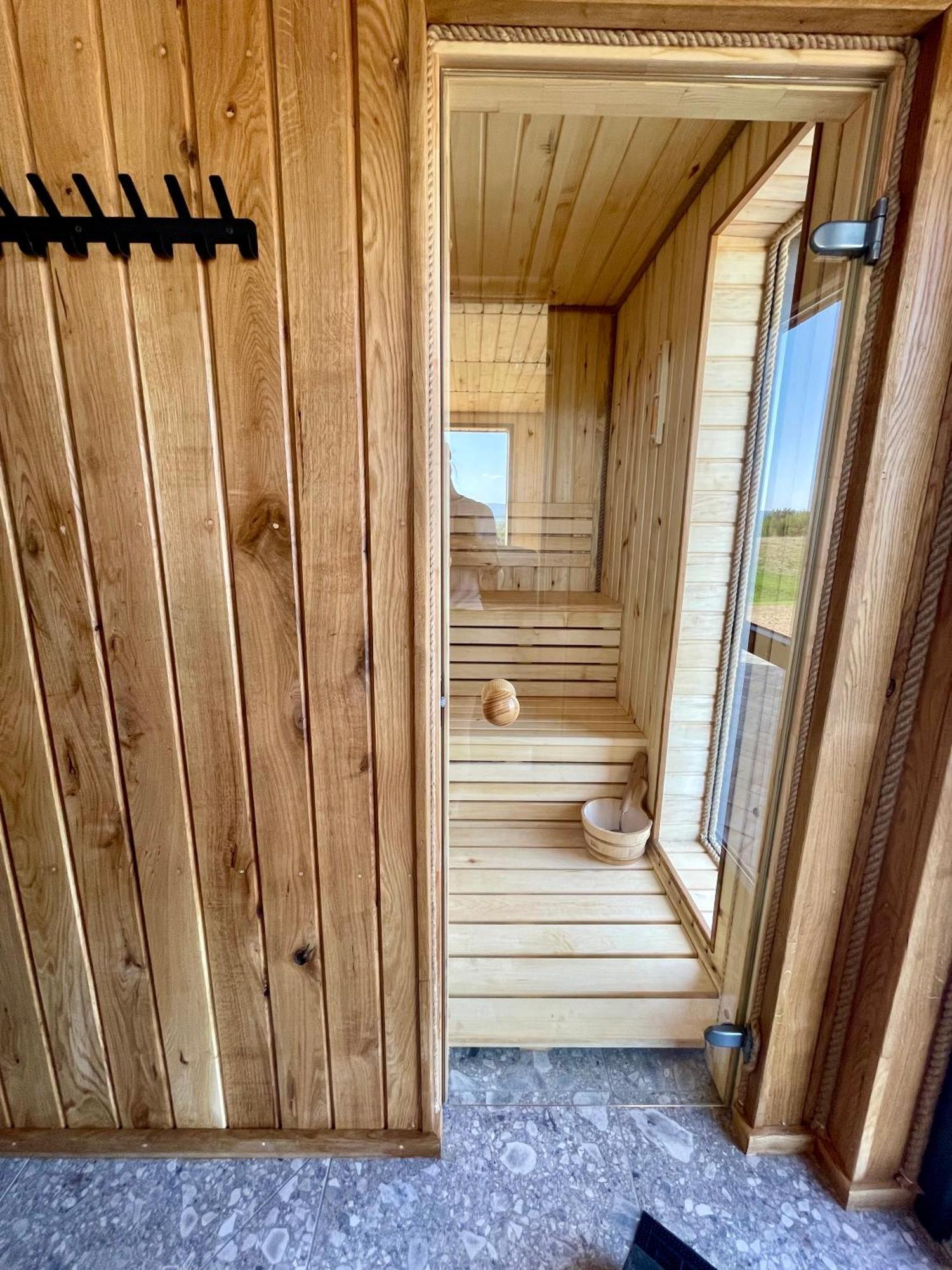 Holiday home Stodola Na Kresach - Widokowy Drewniany, Caloroczny Jacuzzi & Sauna