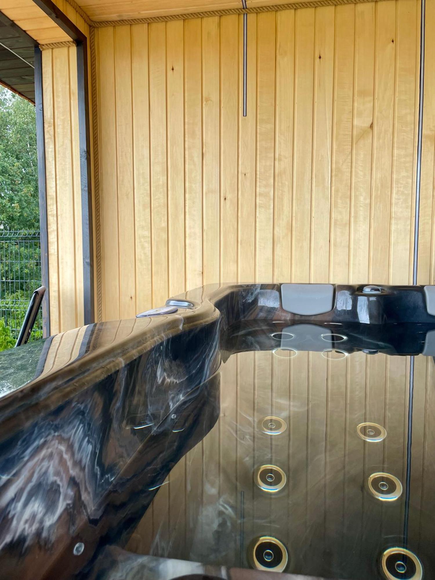Holiday home Stodola Na Kresach - Widokowy Drewniany, Caloroczny Jacuzzi & Sauna Bodzentyn