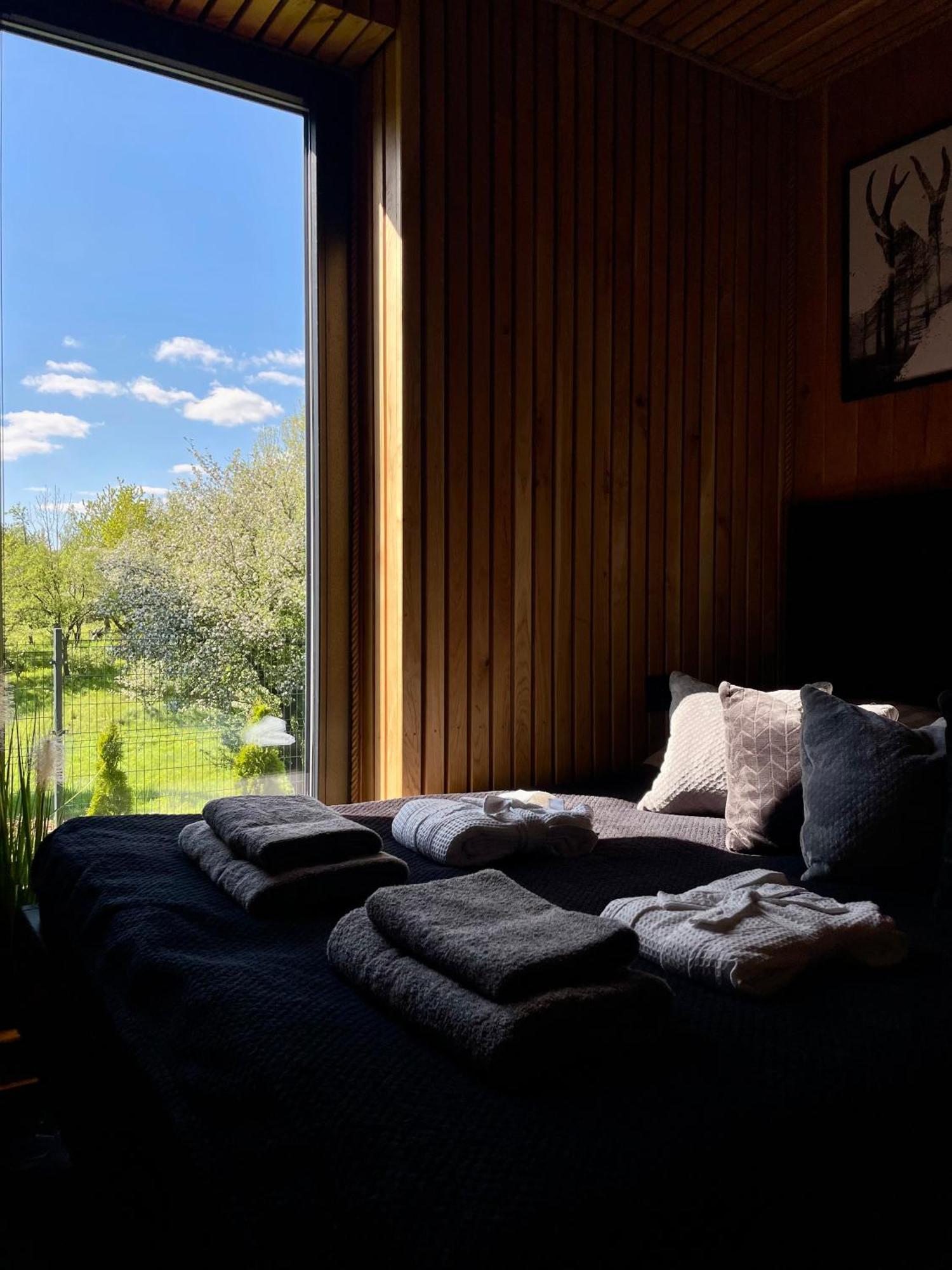 Holiday home Stodola Na Kresach - Widokowy Drewniany, Caloroczny Jacuzzi & Sauna